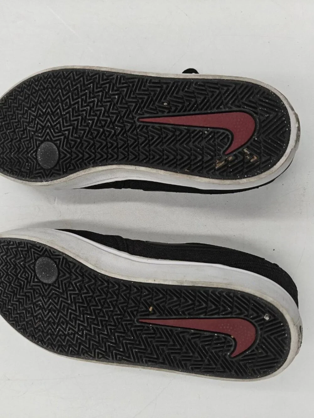 Nike SB Check Solar Canvas Black White Men’s 10.5 843896-007 Skate Shoes